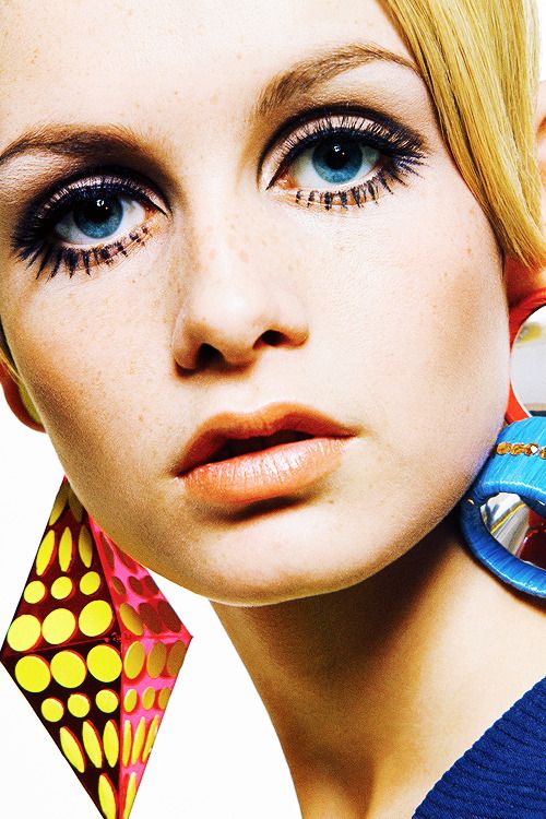 Modelo Twiggy nos anos 60